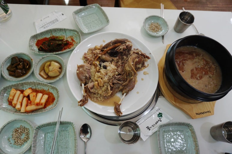 능이네버섯백숙 이미지
