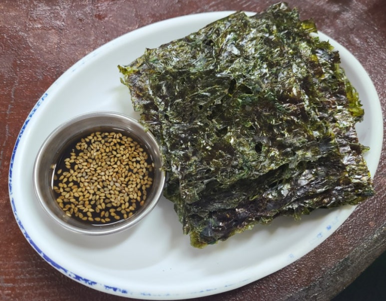 연탄부뚜막에올라간돼지 이미지