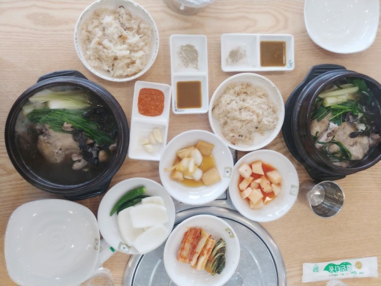 일능이버섯백숙 이미지