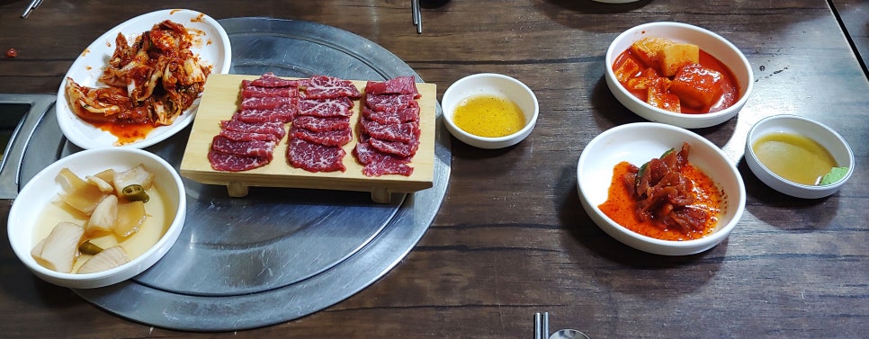 복수한우날고기 이미지