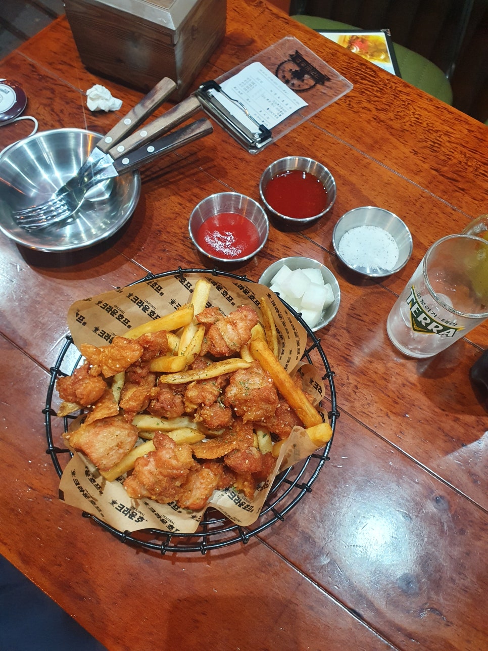 크라운치킨 이미지