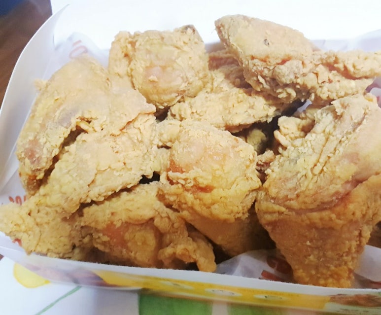 쌀쌀맞은닭 이미지