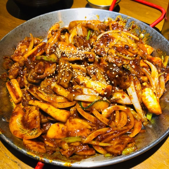 미술 퓨전술집 이미지