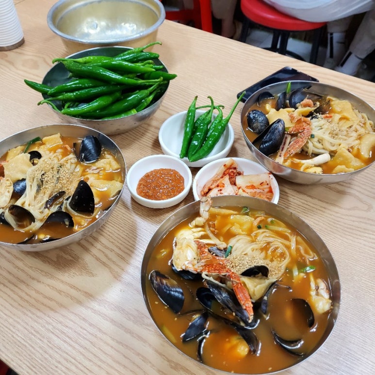 얼큰이칼국수 이미지