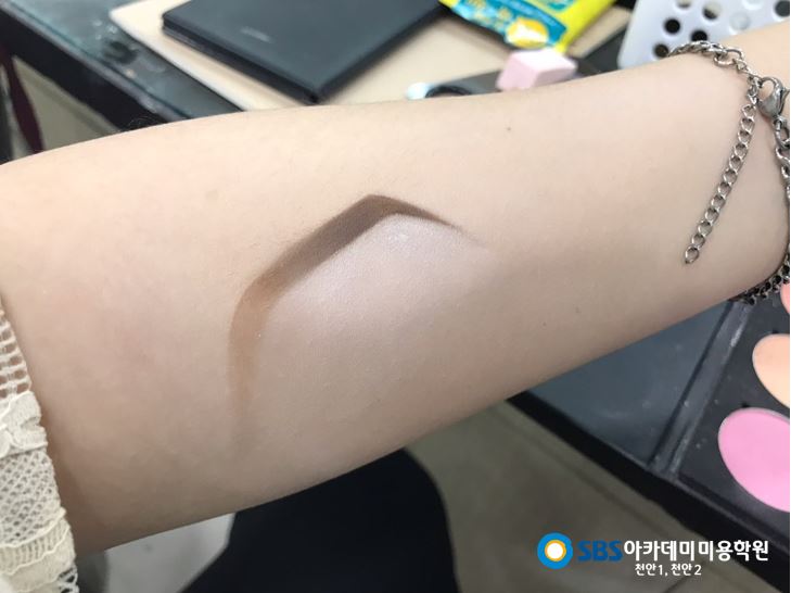 화이트펜슬천안 이미지