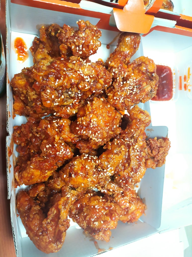 블랙퀸의 치킨사랑 이미지