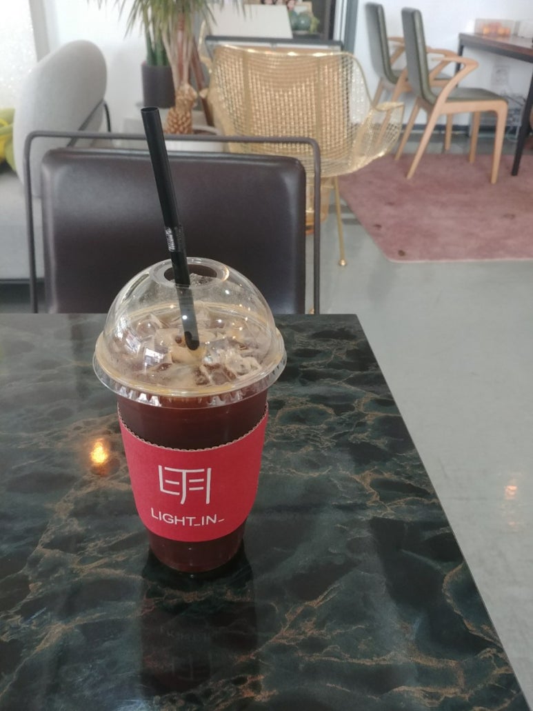 라이트인카페 이미지