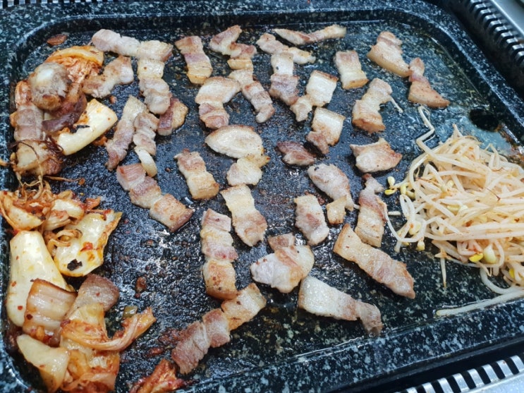몽침이돌판구이 이미지