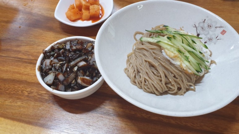 우리밀팔도짜장 이미지