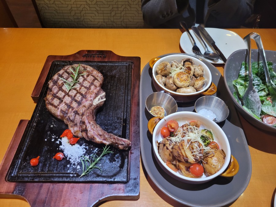 [천안맛집] 천안 펜타포트점 아웃백 방문! 결혼 2주년 기념일 토마호크 스테이크 썰기! 아웃백 할인 팁 :: 아웃백 주문 ...