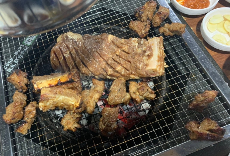 민속숯불갈비 이미지
