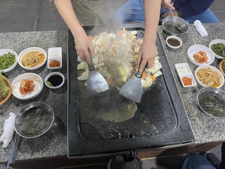 원삼골생오리돌구이 이미지