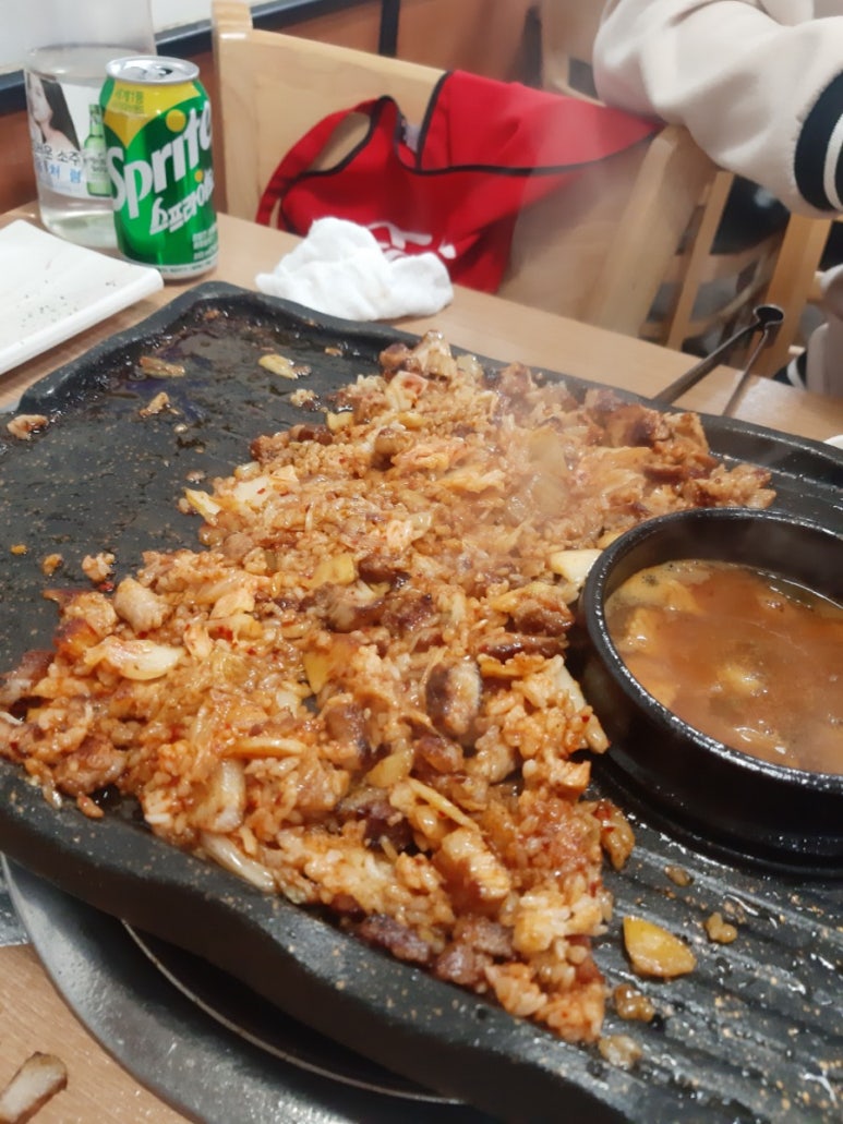육돈 이미지