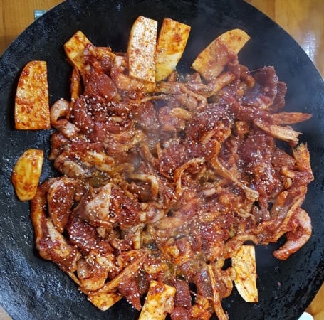 솥뚜껑생생오리 이미지