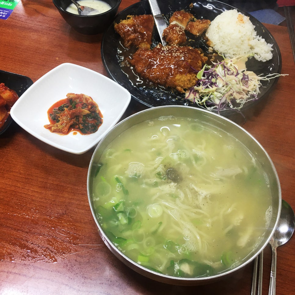 석이네닭칼국수 이미지