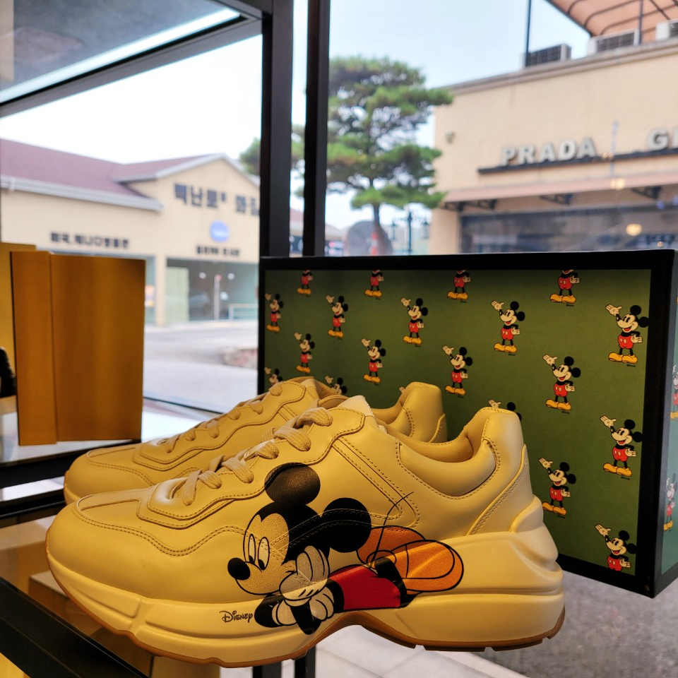 가방할인매장 이미지
