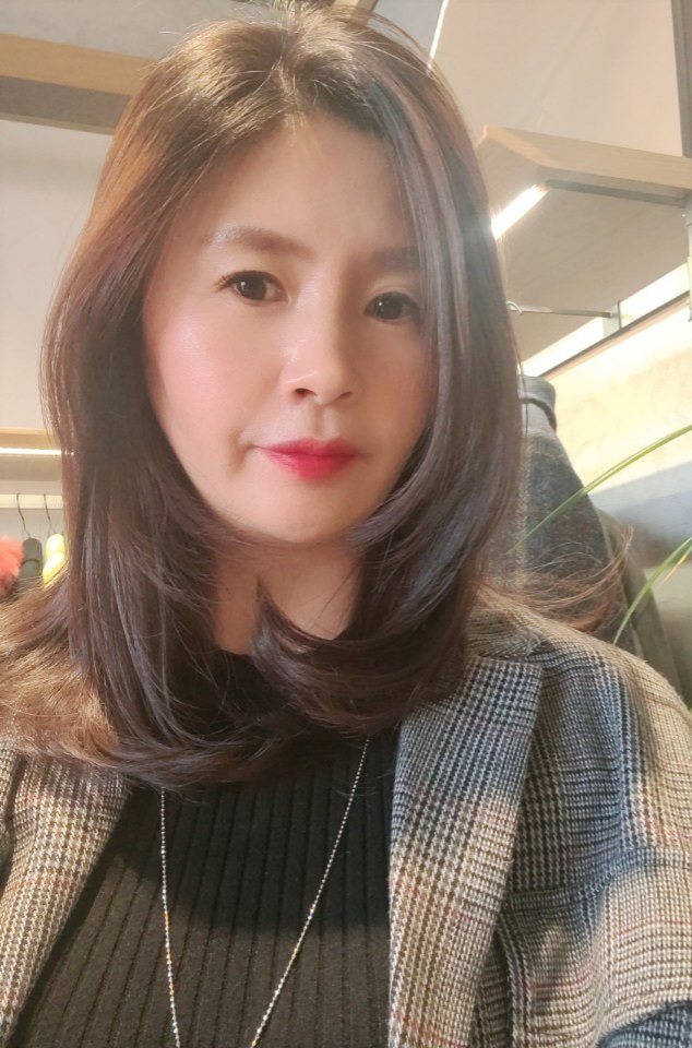 지예스샬롱 이미지