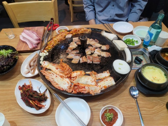 ssack쓰리솥뚜껑김치삼겹살 이미지