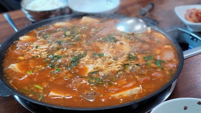 윤대감부대찌개 이미지