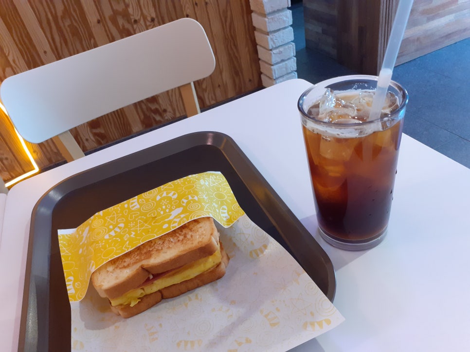 모모토스트 이미지