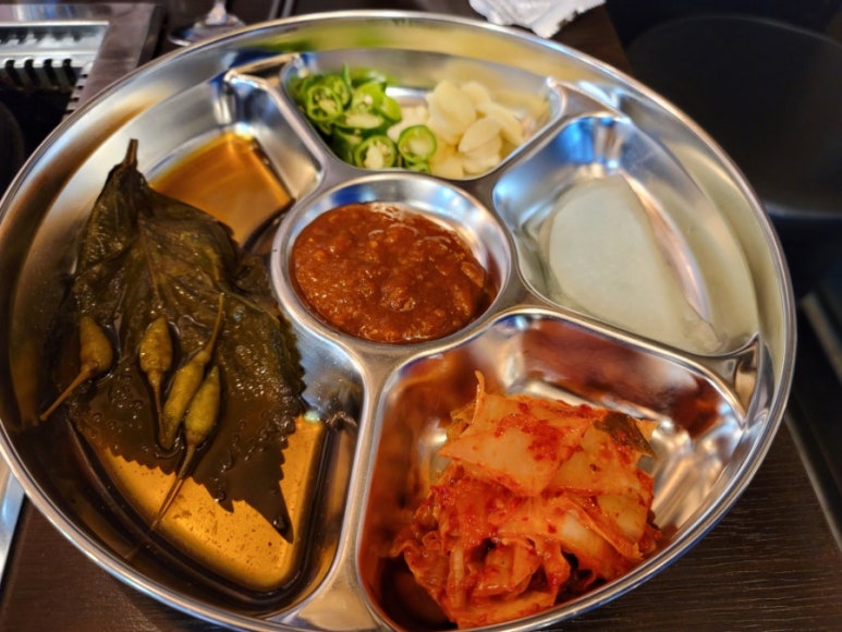 퓨전돌판집 이미지
