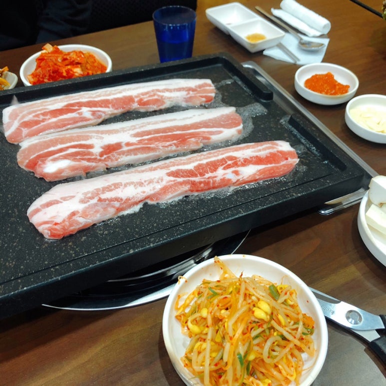 돼지랑이삼겹살 이미지