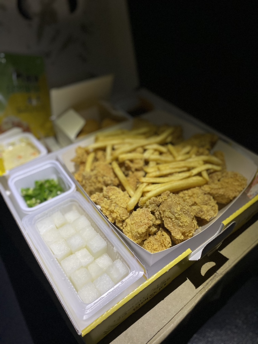 치킨극장 이미지
