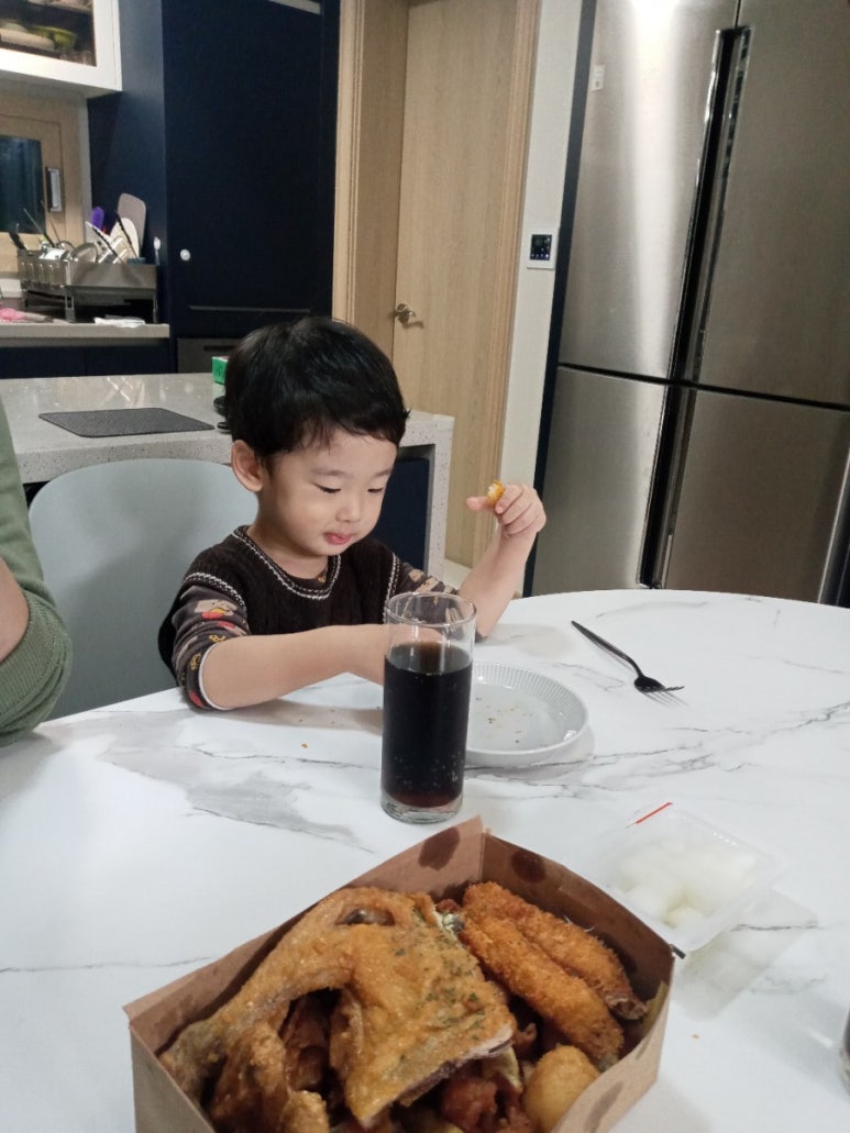 덕팔이통닭 이미지