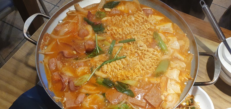 썸앤썸 이미지