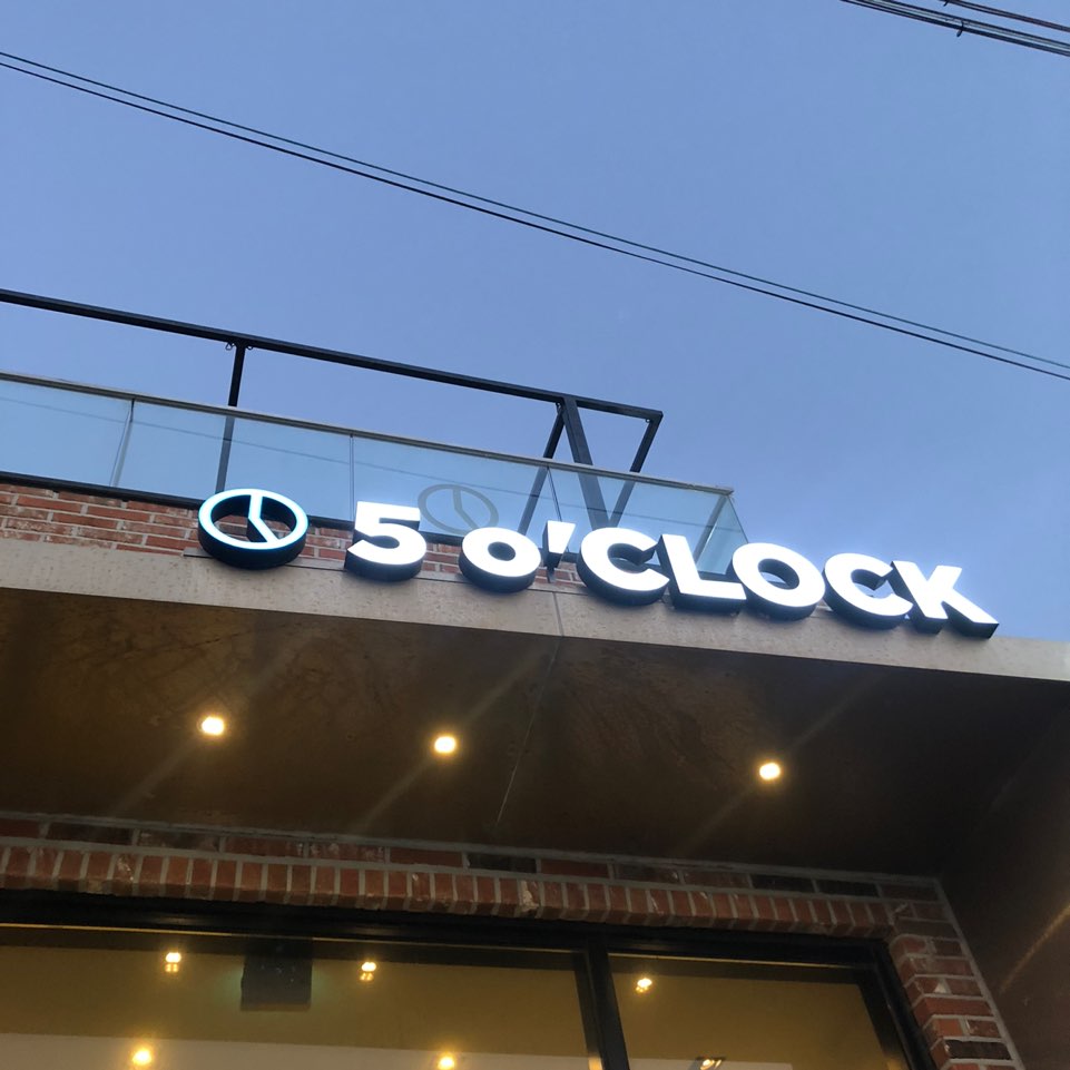 감뿌리손칼국수 이미지