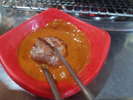 상무꽃돼지 이미지