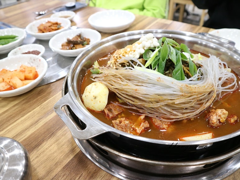 미소감자탕생삼겹김치 이미지