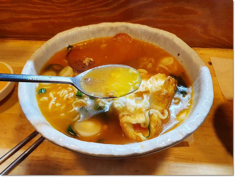 빽찐라면 이미지