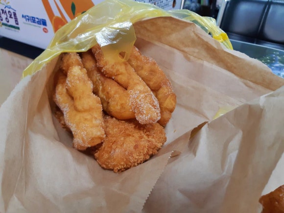 찹쌀꿀꽈배기 이미지