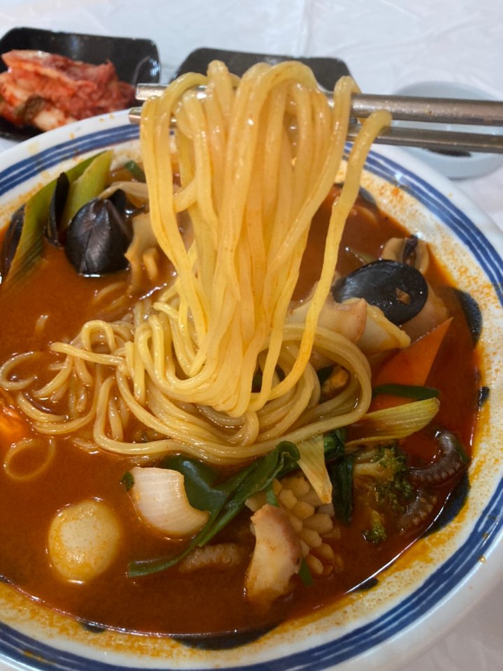 수궁얼큰돼지짬뽕 이미지