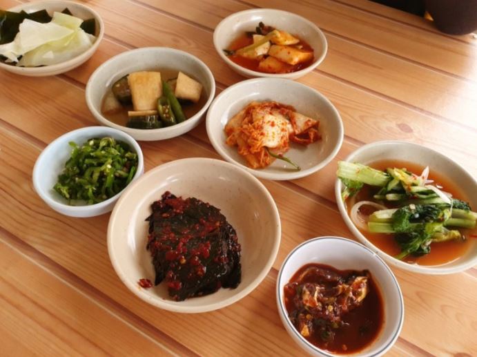 뚝배기보리밥 이미지