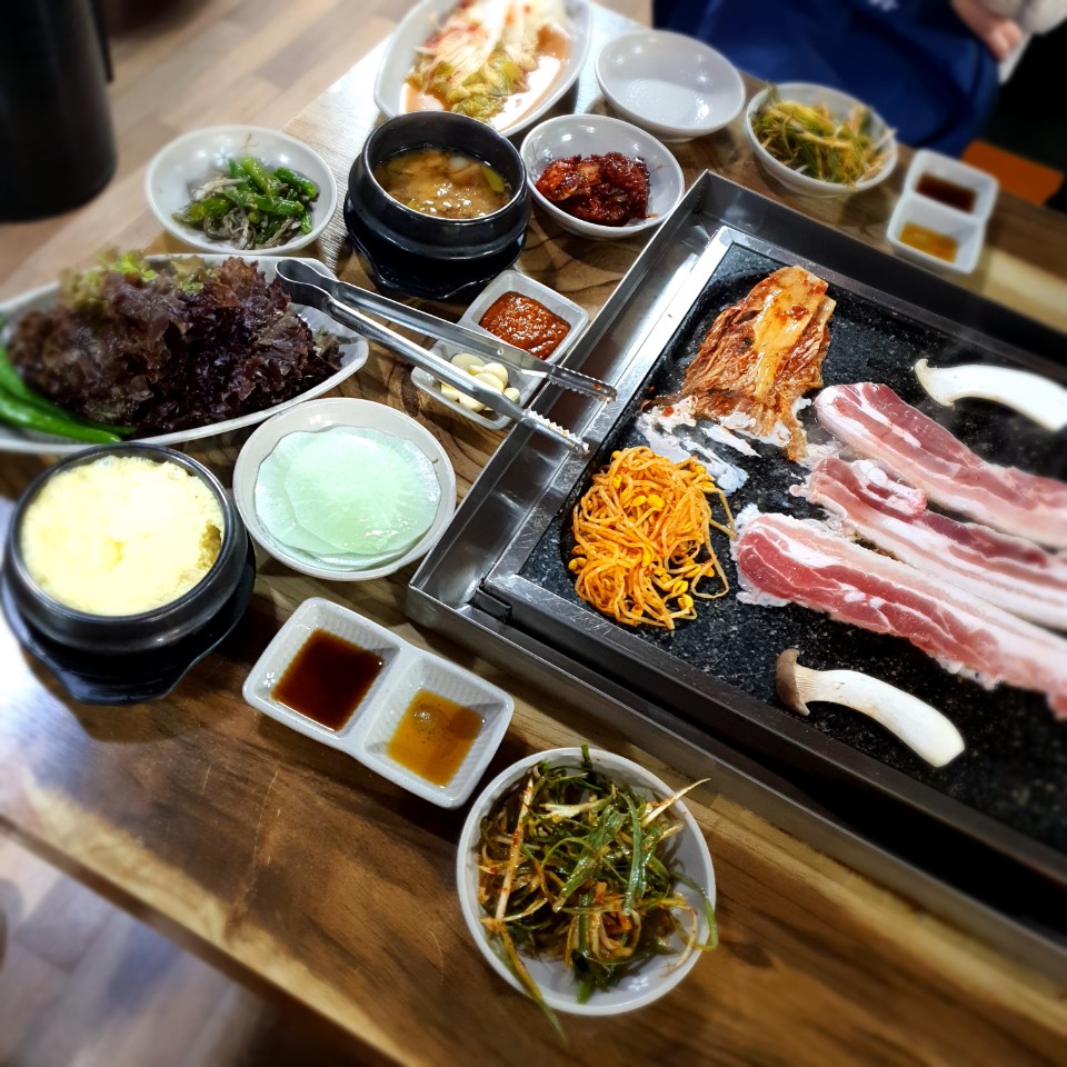 돌돌생삼겹살 이미지