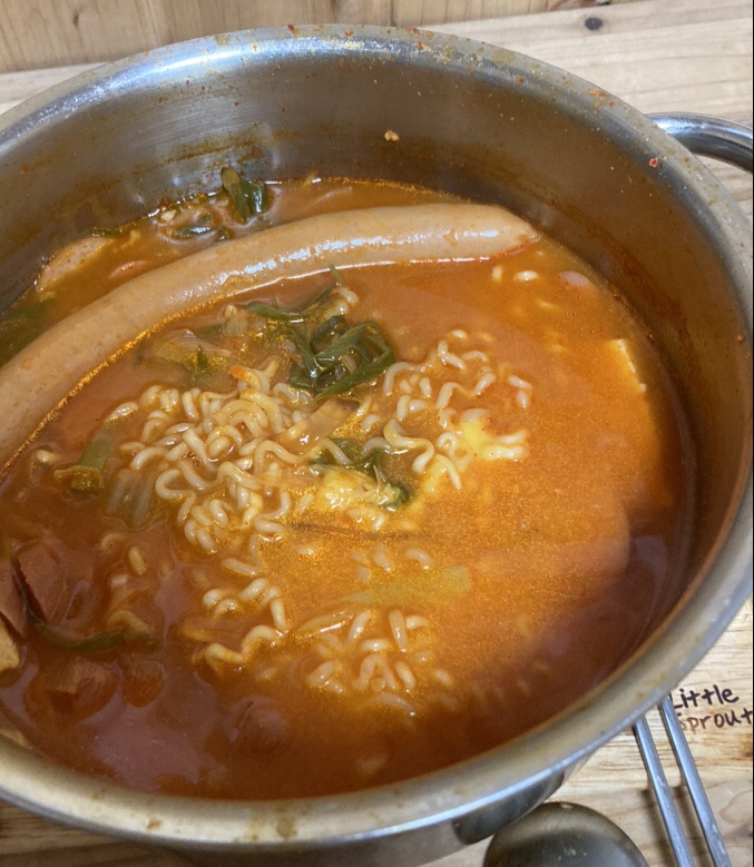 롱쓰부대찌개 이미지