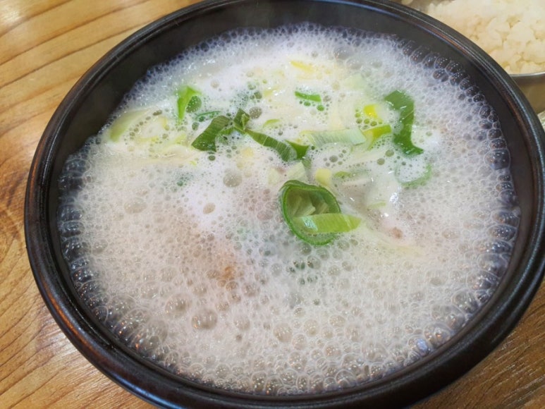 토담집 돼지국밥 이미지