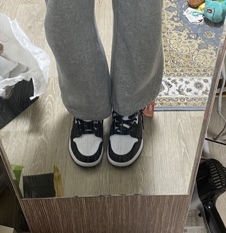 화이트쉐도우(White Shadow) 이미지