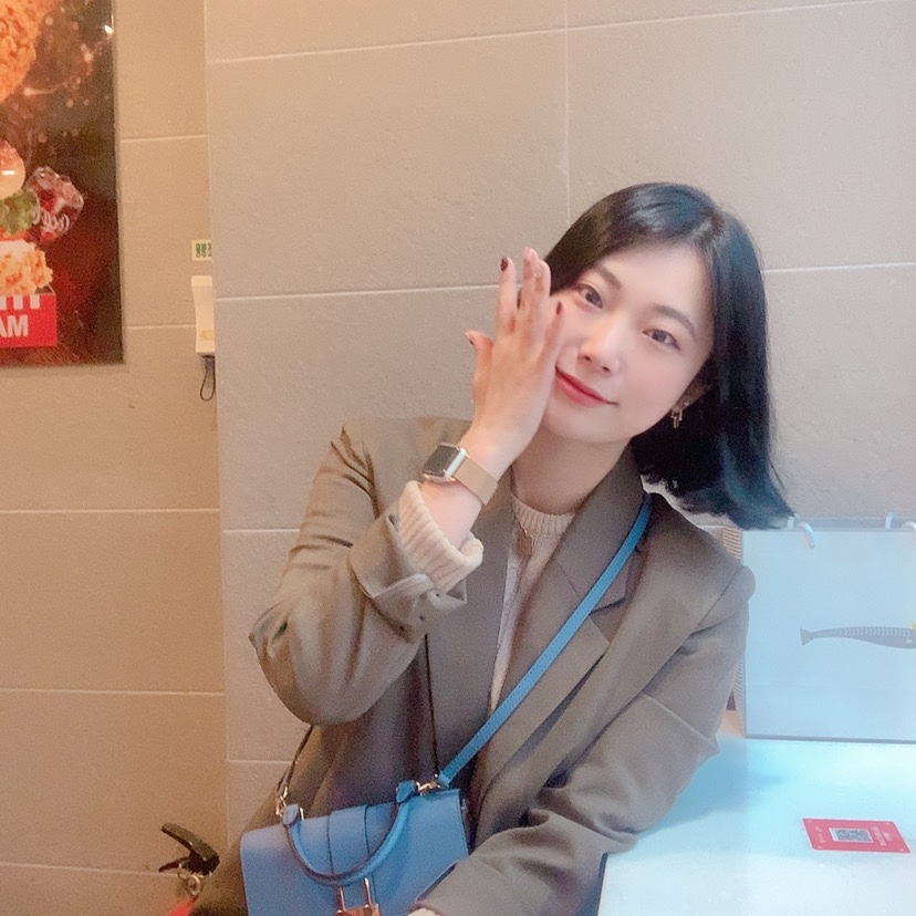미소짓는네일 이미지