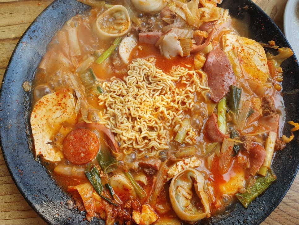 두꺼비부대찌개 이미지
