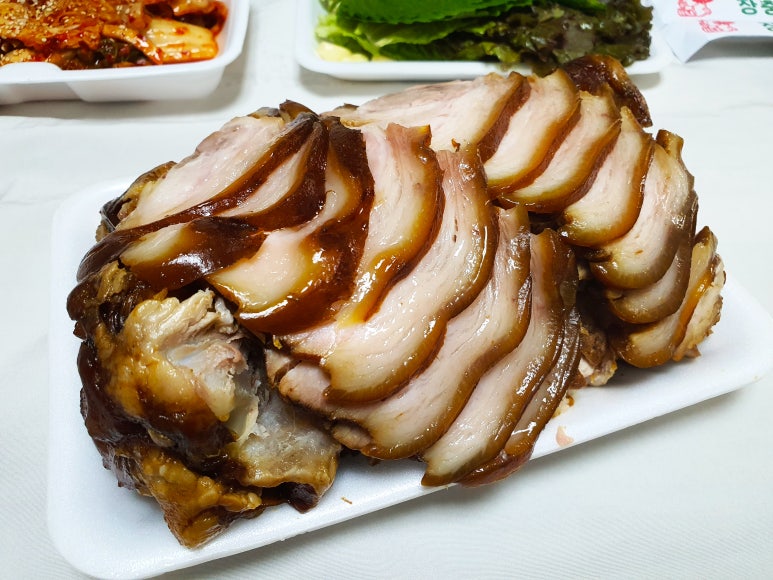 장충동한양왕족발 이미지