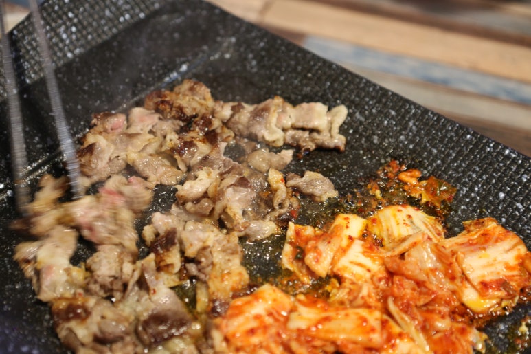 청춘먹방 이미지