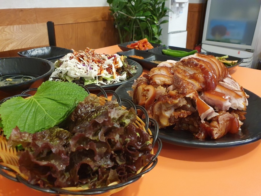 사또통족발 이미지