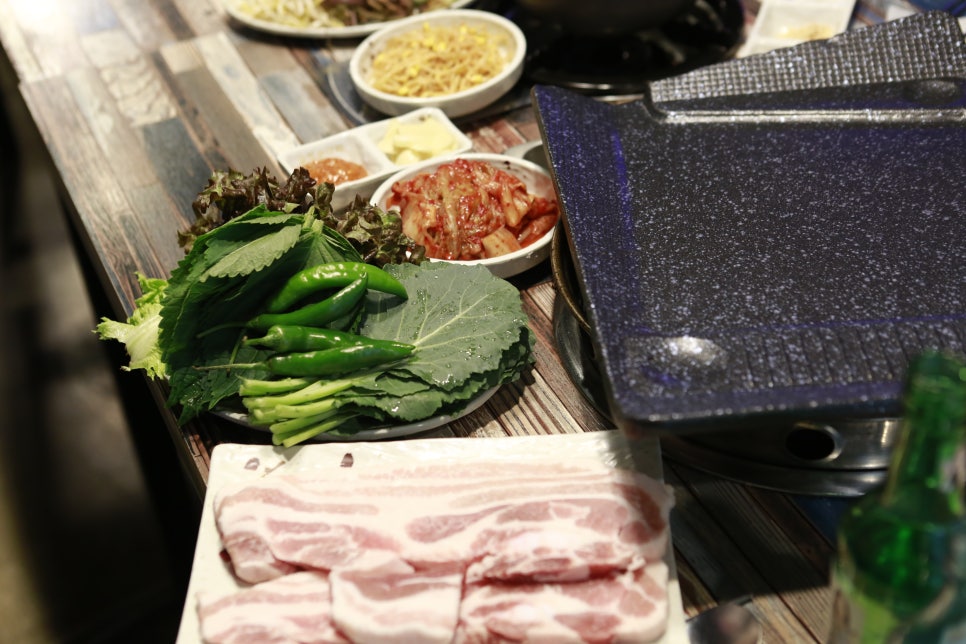청춘먹방 이미지