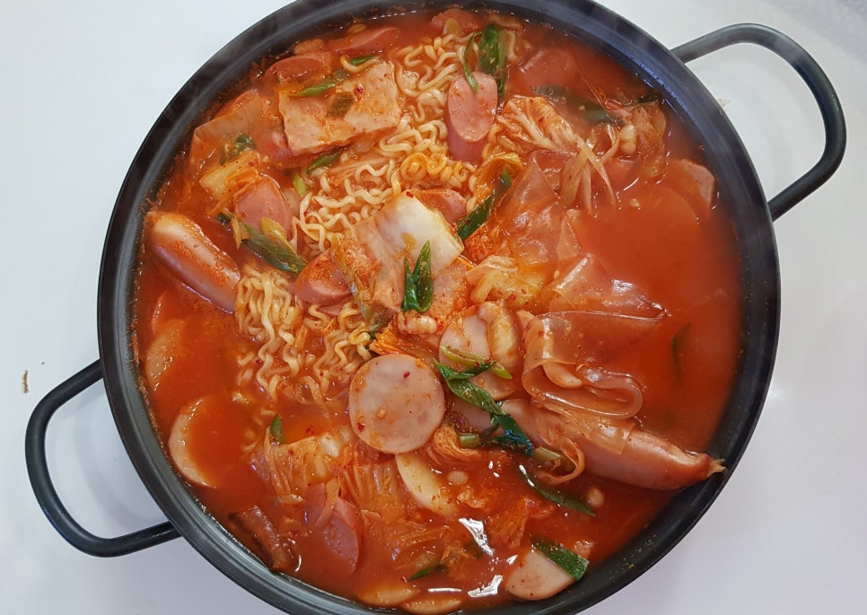 롱쓰부대찌개 이미지