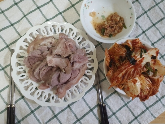 욱이수육 이미지