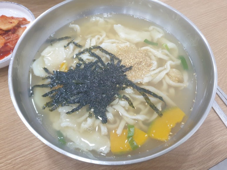 화봉손칼국수 이미지
