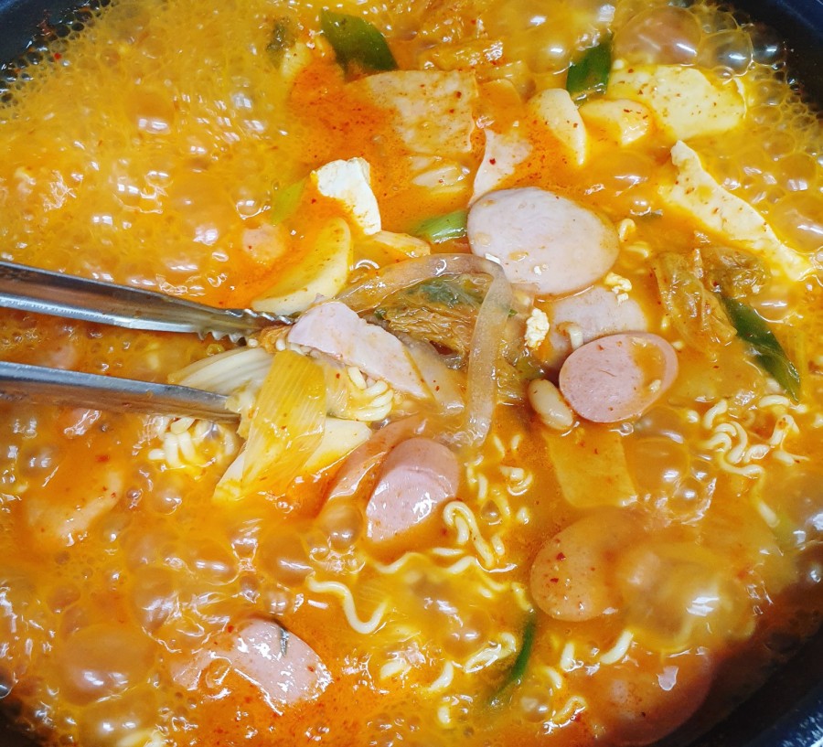 롱쓰부대찌개 이미지